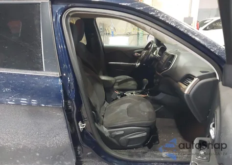 2016 Jeep Cherokee Latitude из США, поврежденный, VIN 1C4PJLCB8GW324573